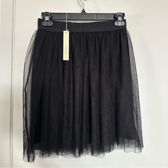 Lauren Conrad short black Tulle mini skirt - Picture 3 of 10